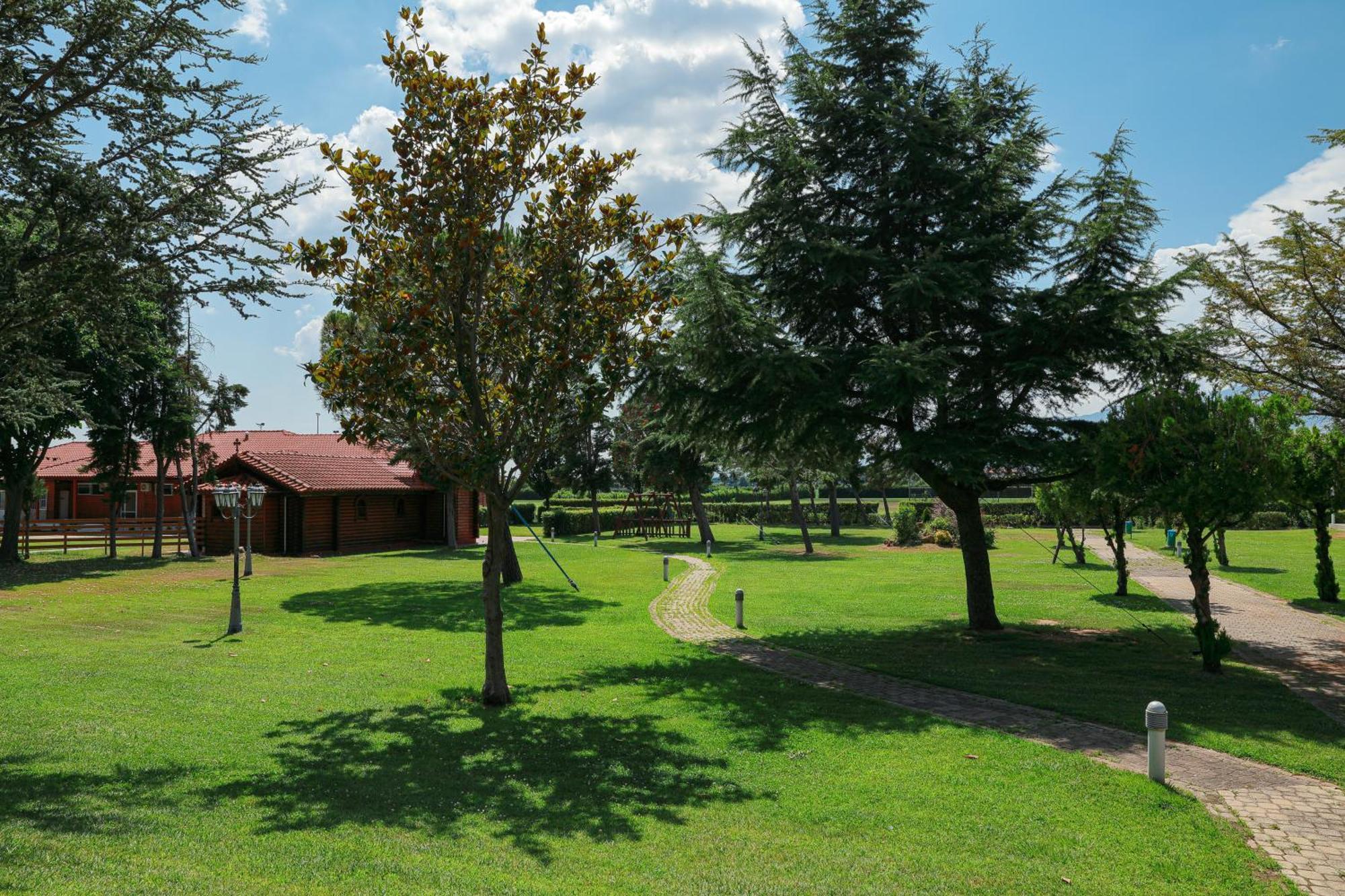 Le Chalet ซานธี ภายนอก รูปภาพ